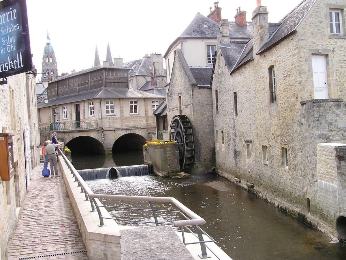 Le Chat Qui Veille Bayeux Buitenkant foto